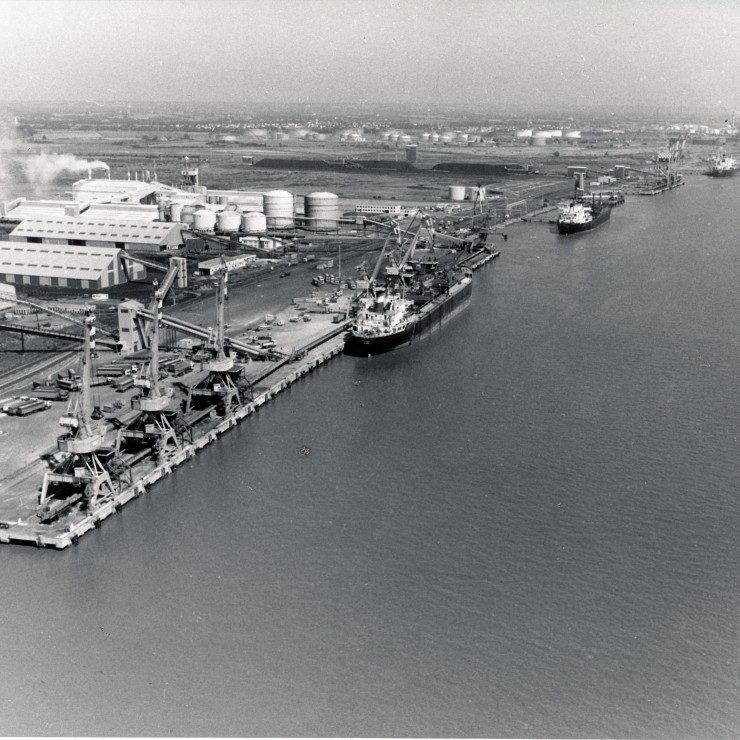 Montoir de Bretagne: an overview of the port terminals in the 1970. Credit: NSNP.