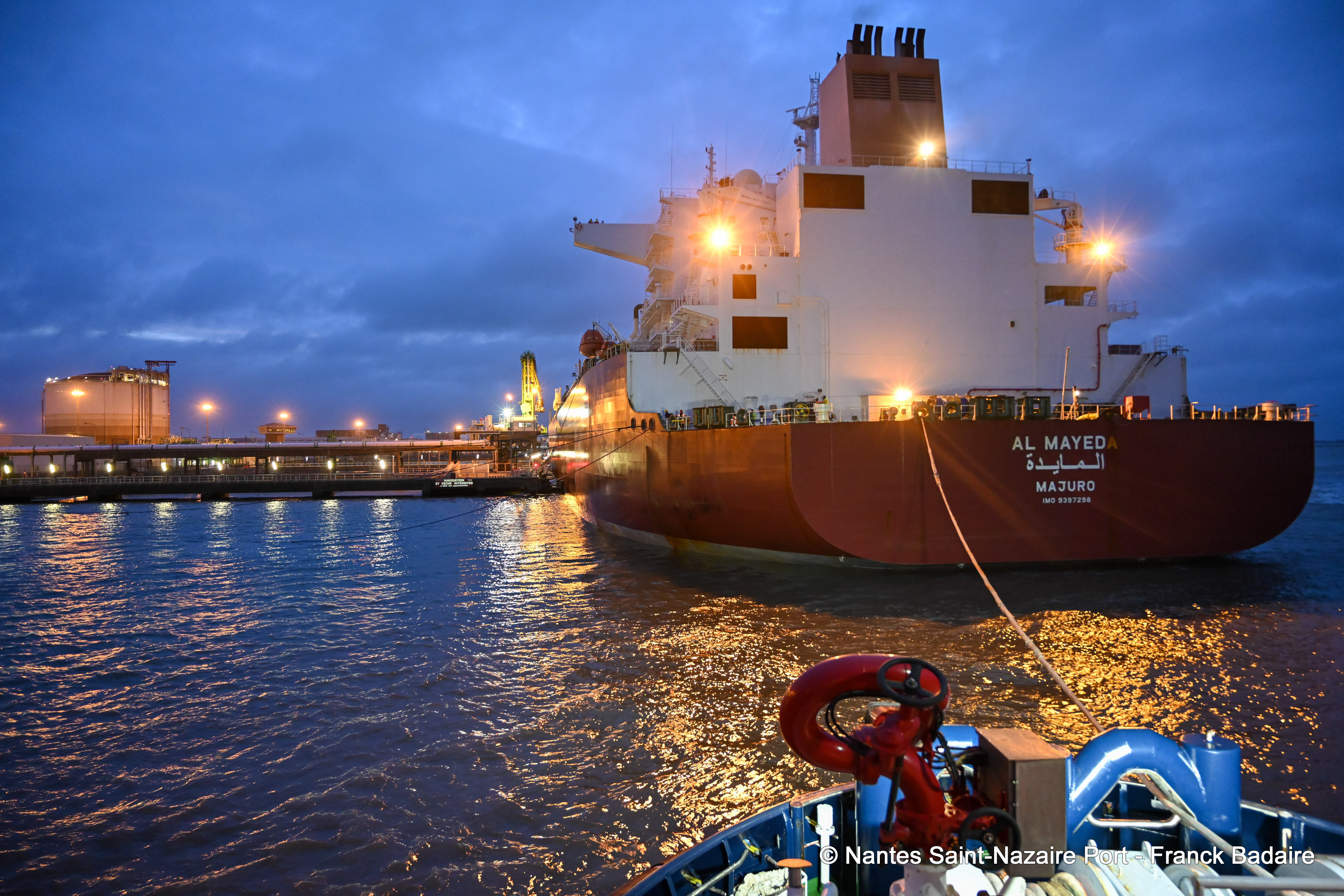 Arrival of a Qmax at the Montoir de Bretagne liquefied natural gas terminal