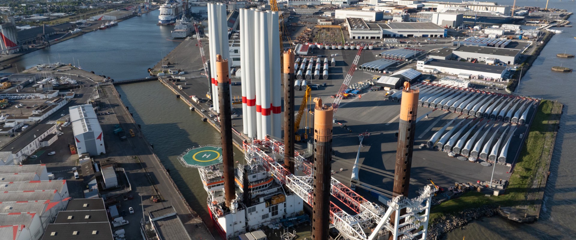 Travaux de la porte amont de la forme Joubert à Saint-Nazaire