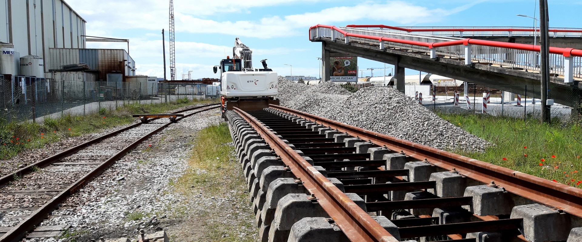 Renovación de vías de lastre en Saint-Nazaire