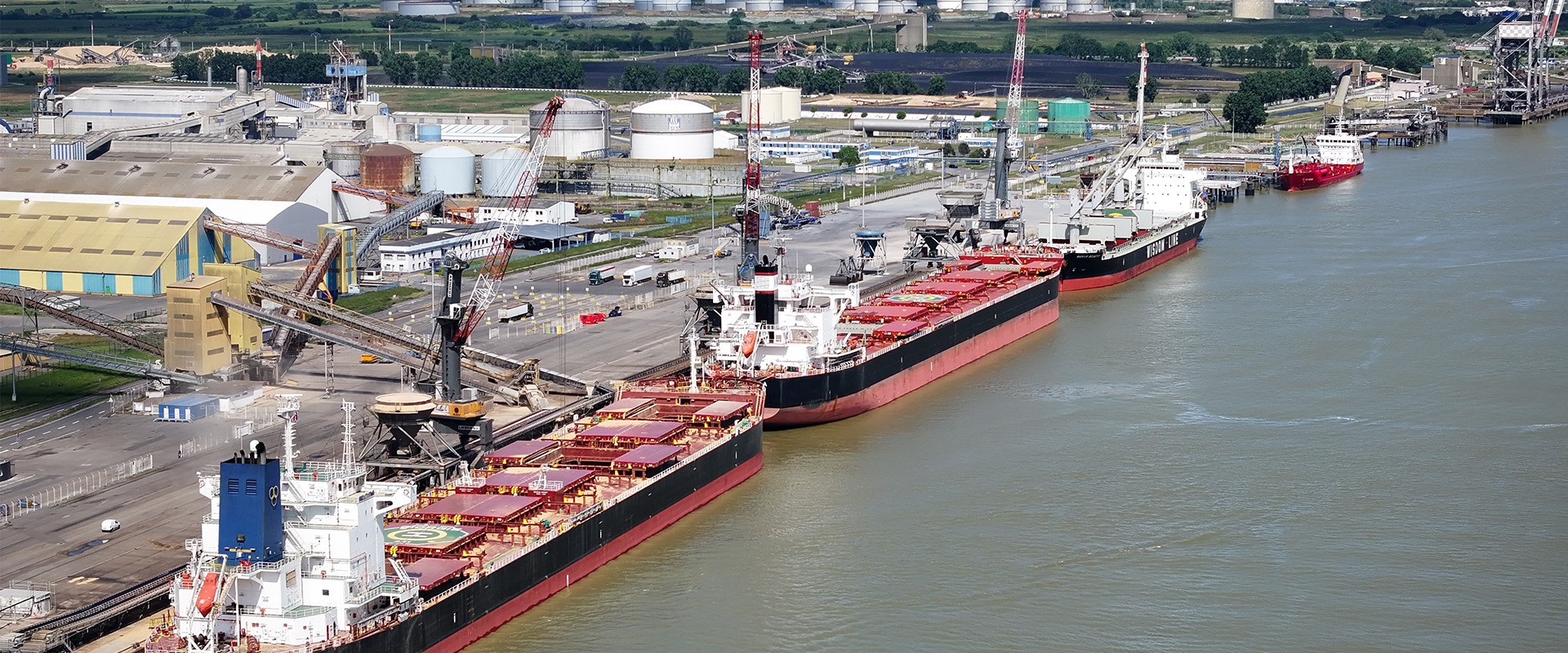 Les trafics portuaires se maintiennent malgré des marchés en vigilance