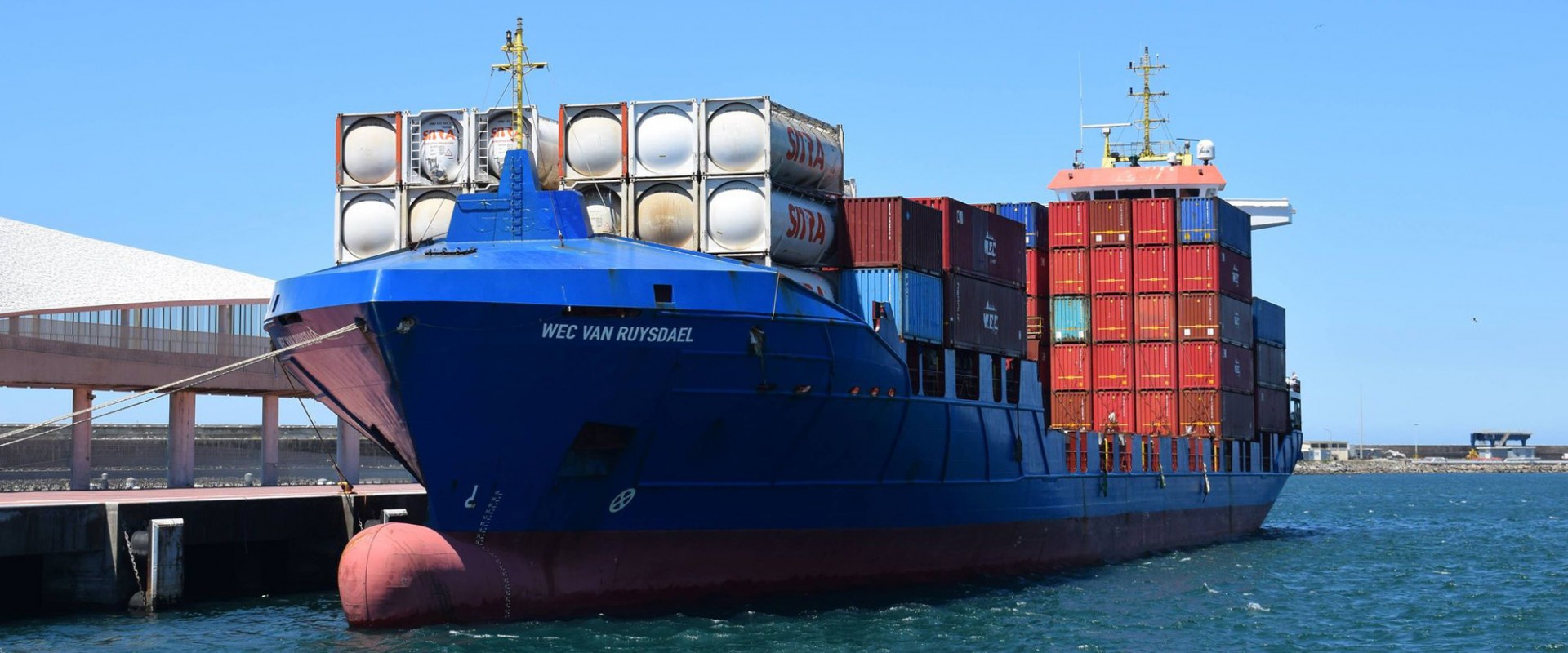 A New Shortsea Shipping Service at Montoir de Bretagne