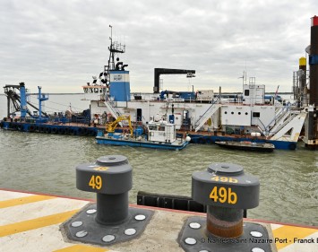 Nantes ‒ Saint Nazaire Port dredgers