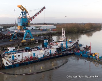 Nantes ‒ Saint Nazaire Port dredgers