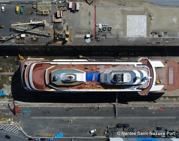 Maintenance turnaround of cruise liner the Commandant Charcot